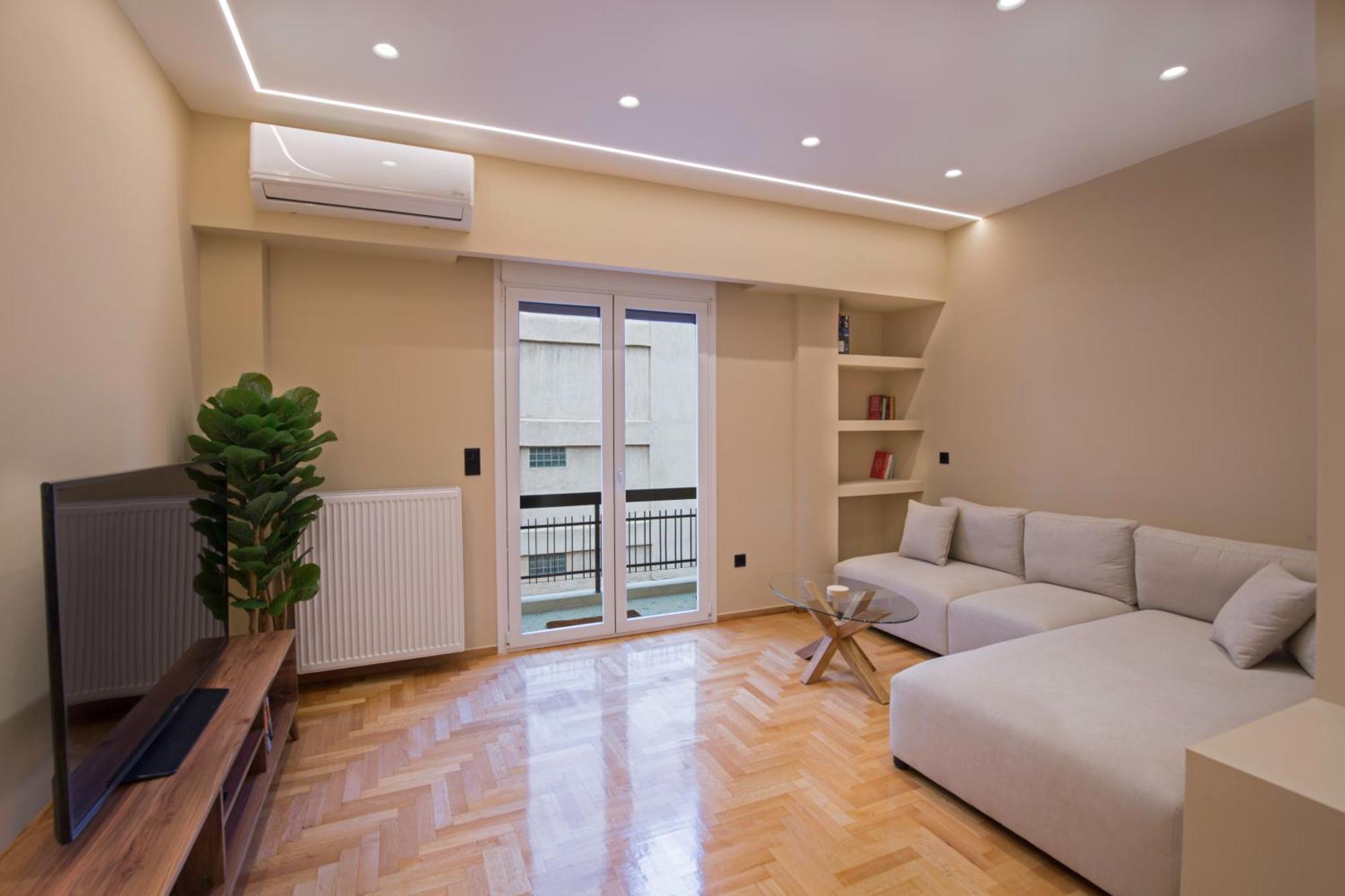 Urban Spacious Near Kallimarmaron Daire