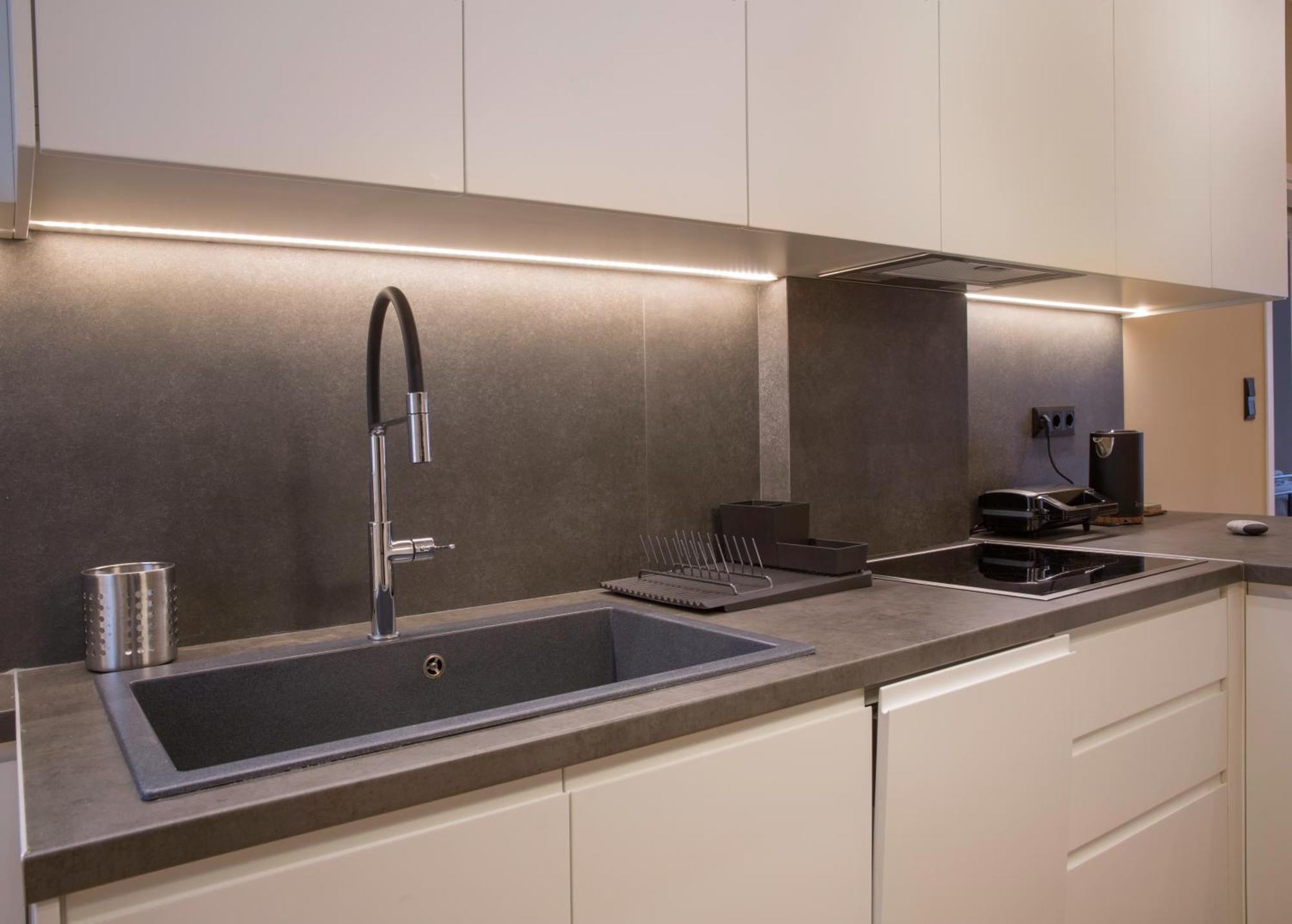 Apartment Urban Spacious Near Kallimarmaron