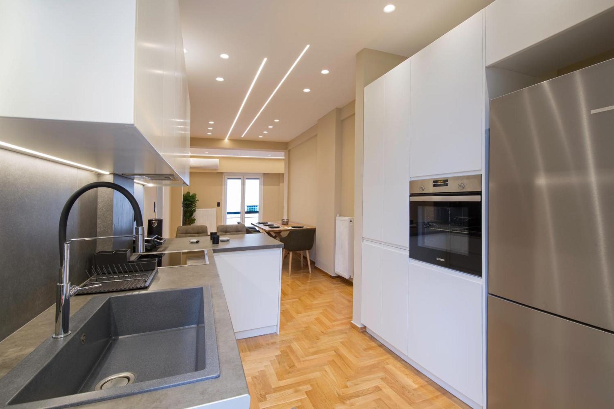 Daire Urban Spacious Near Kallimarmaron